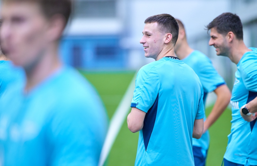 Тренировка «Зенита»-2 в новом манеже «Газпром»-Академии