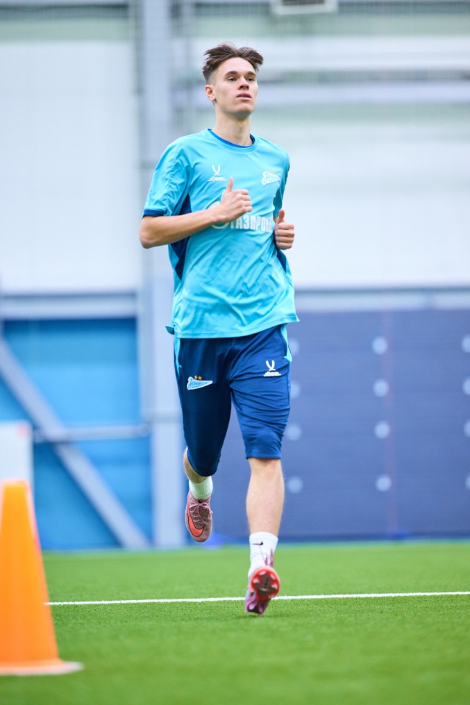 Тренировка «Зенита»-2 в новом манеже «Газпром»-Академии