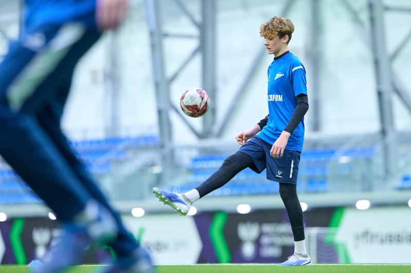 Тренировка «Зенита»-2011 в новом манеже «Газпром»-Академии