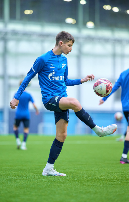 Тренировка «Зенита»-2011 в новом манеже «Газпром»-Академии