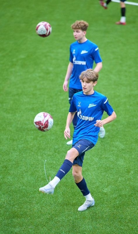 Тренировка «Зенита»-2011 в новом манеже «Газпром»-Академии