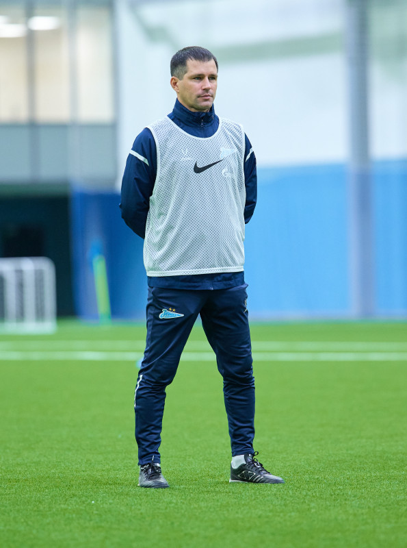 Тренировка «Зенита»-2011 в новом манеже «Газпром»-Академии