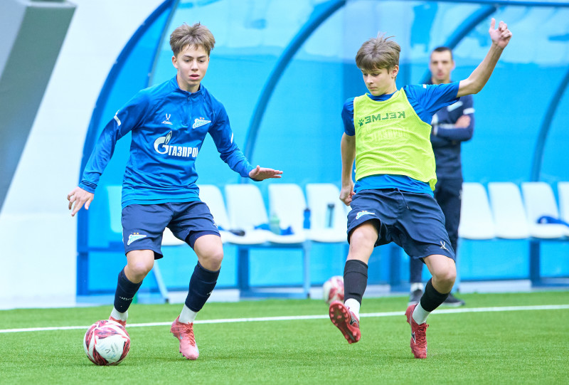 Тренировка «Зенита»-2011 в новом манеже «Газпром»-Академии