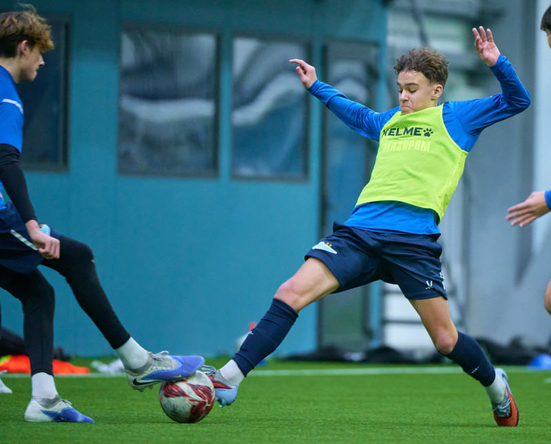 Тренировка «Зенита»-2011 в новом манеже «Газпром»-Академии