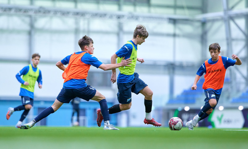 Тренировка «Зенита»-2011 в новом манеже «Газпром»-Академии