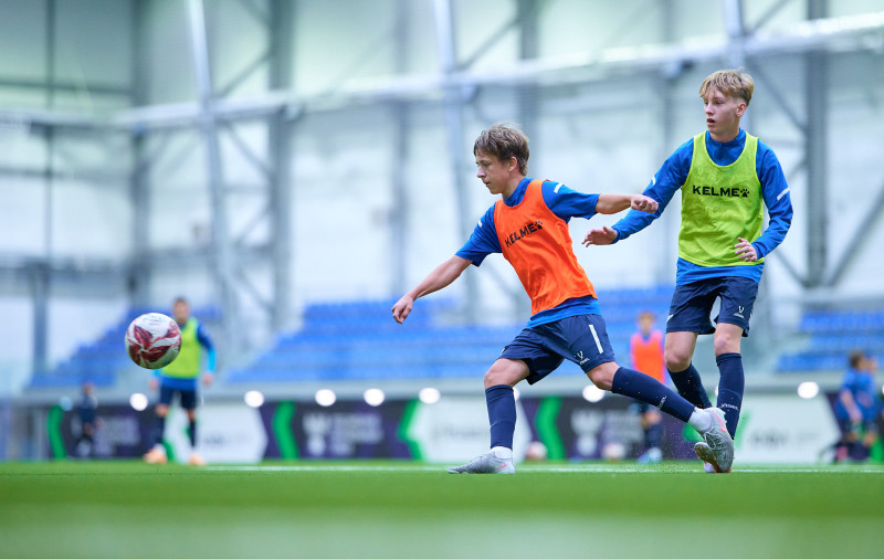 Тренировка «Зенита»-2011 в новом манеже «Газпром»-Академии