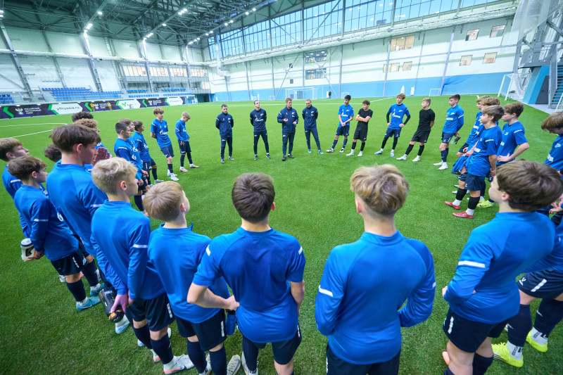 Тренировка «Зенита»-2011 в новом манеже «Газпром»-Академии
