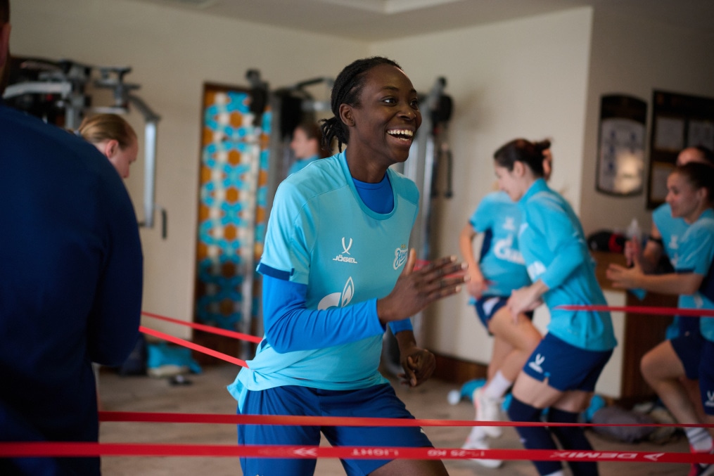 Зимний учебно-тренировочный сбор женской команды «Зенит» в Турции: 9 февраля, вечерняя тренировка