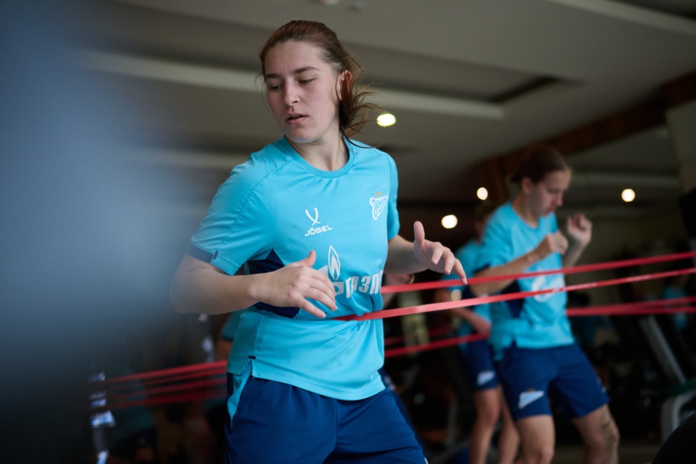 Зимний учебно-тренировочный сбор женской команды «Зенит» в Турции: 9 февраля, вечерняя тренировка