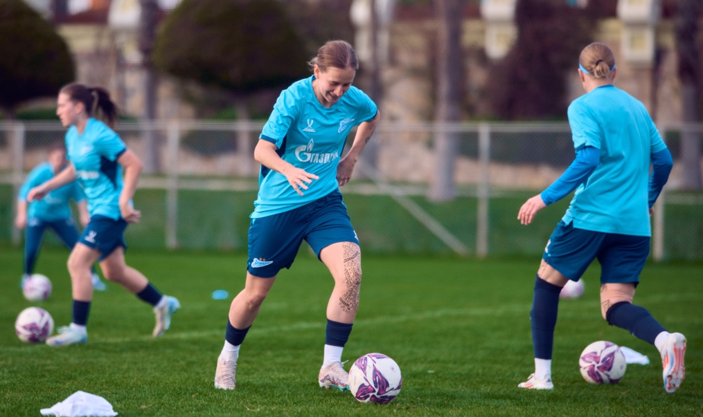 Зимний учебно-тренировочный сбор женской команды «Зенит» в Турции: 9 февраля, вечерняя тренировка