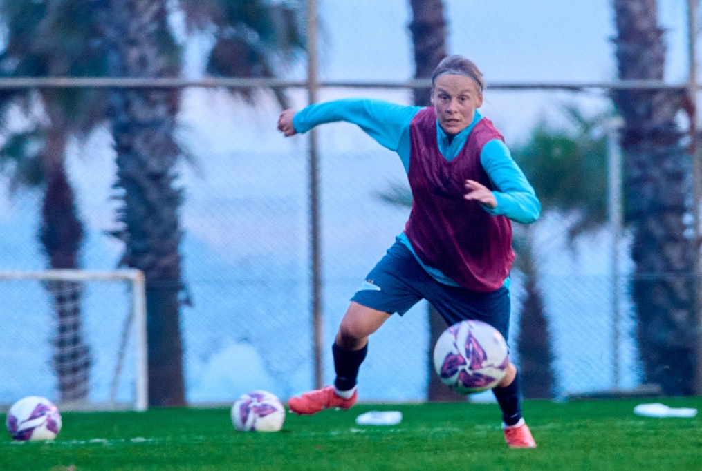 Зимний учебно-тренировочный сбор женской команды «Зенит» в Турции: 9 февраля, вечерняя тренировка