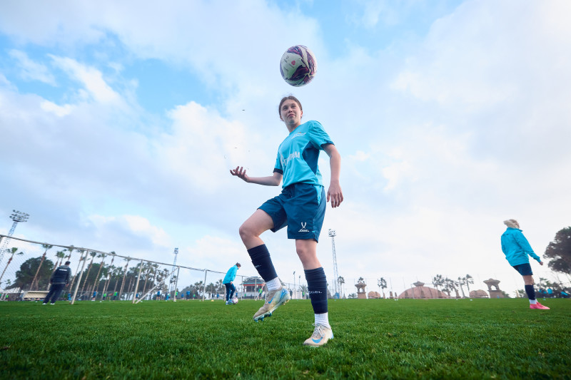 Зимний учебно-тренировочный сбор женской команды «Зенит» в Турции: 12 февраля, вечерняя тренировка