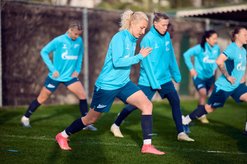 Зимний учебно-тренировочный сбор женской команды «Зенит» в Турции: 12 февраля, вечерняя тренировка