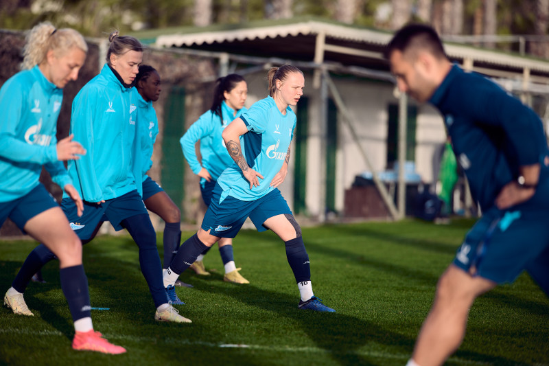 Зимний учебно-тренировочный сбор женской команды «Зенит» в Турции: 12 февраля, вечерняя тренировка