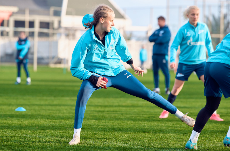 Зимний учебно-тренировочный сбор женской команды «Зенит» в Турции: 12 февраля, вечерняя тренировка