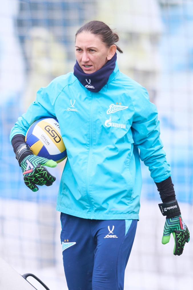 Тренировка женской команды в Удельном парке