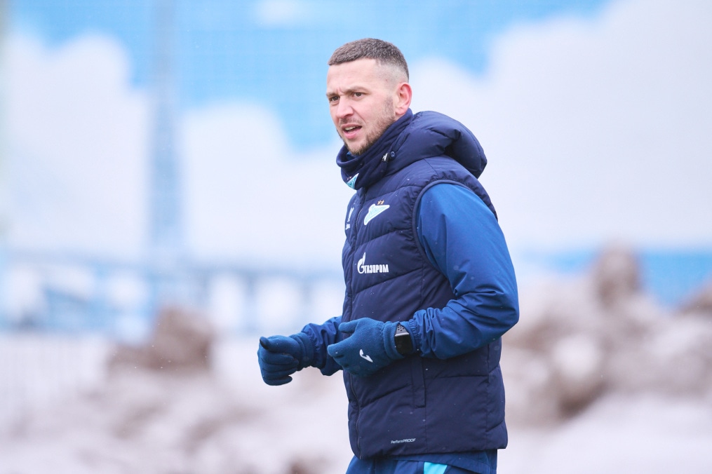 Тренировка женской команды в Удельном парке