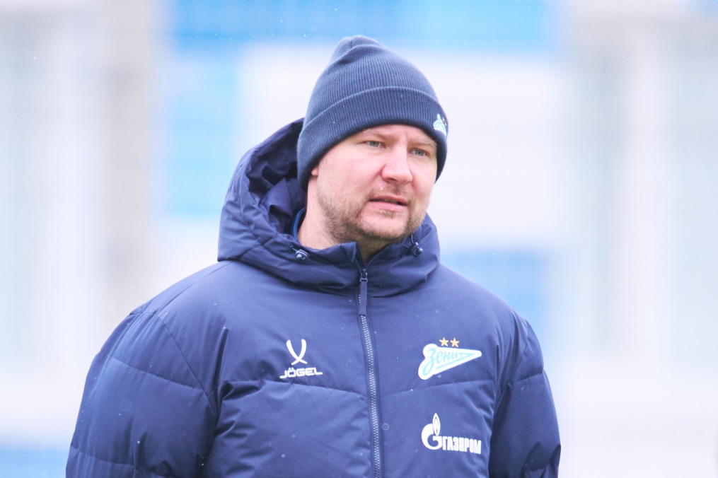 Тренировка женской команды в Удельном парке