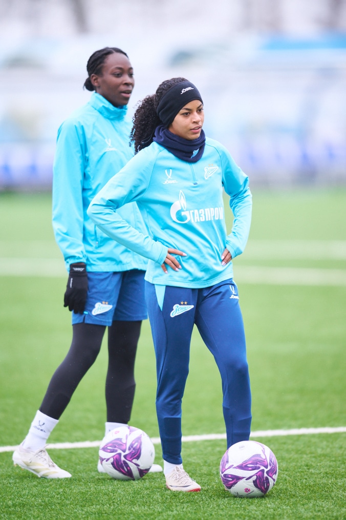 Тренировка женской команды в Удельном парке