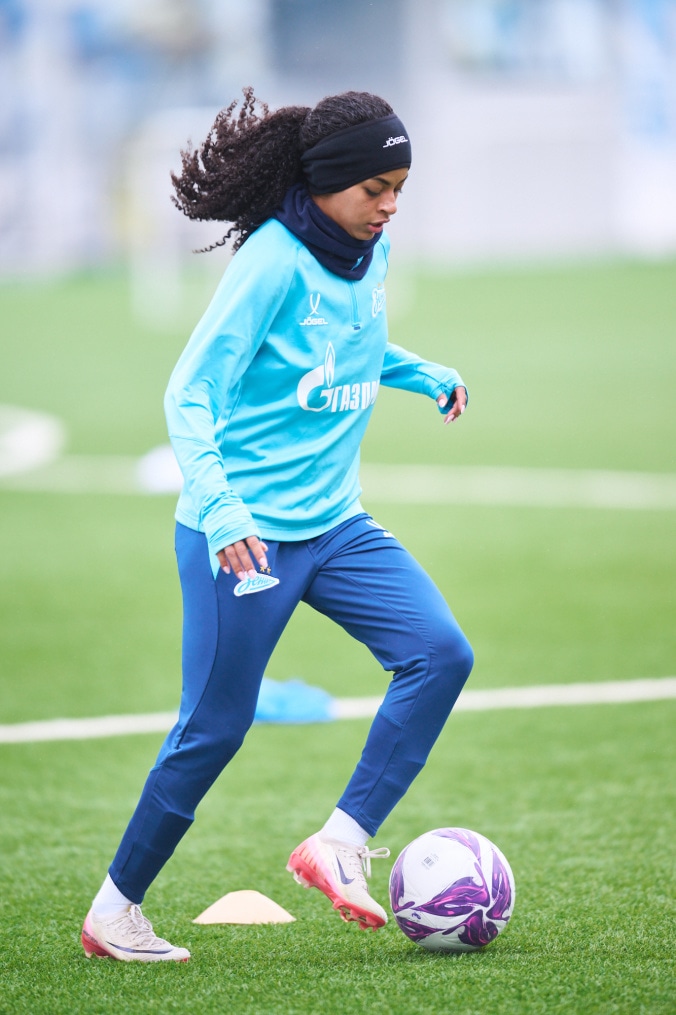 Тренировка женской команды в Удельном парке