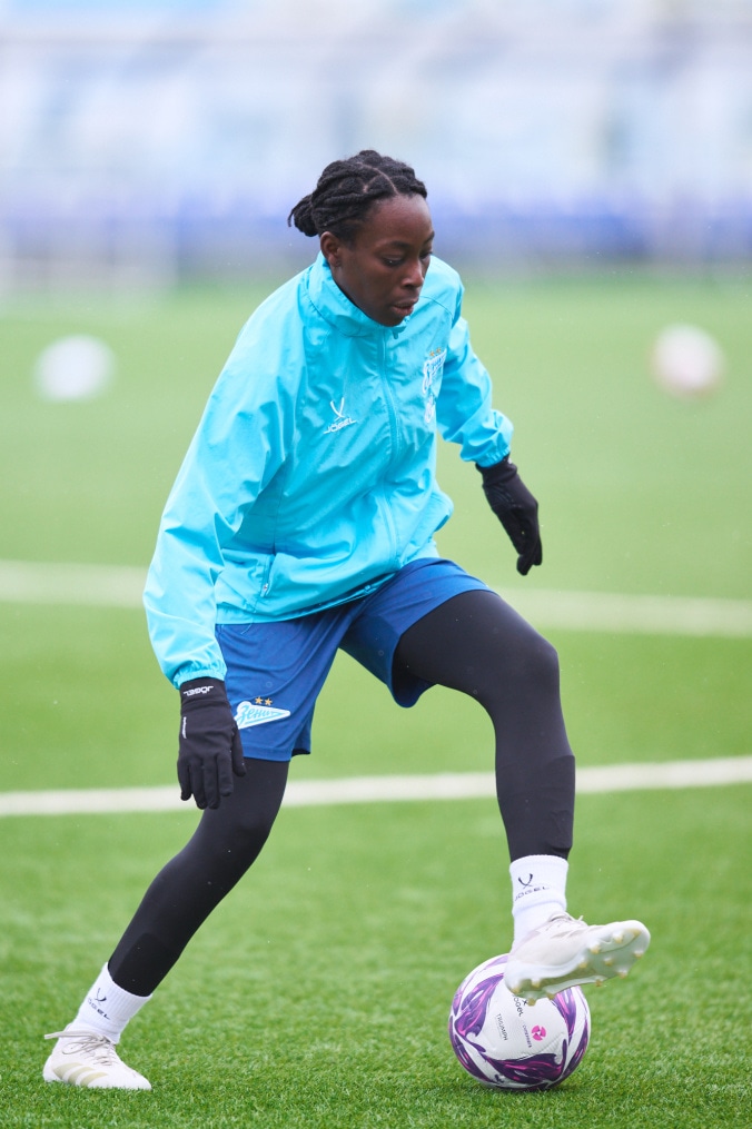 Тренировка женской команды в Удельном парке