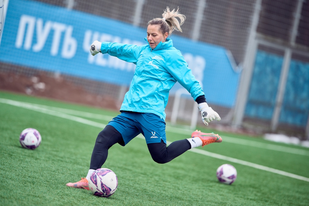 Тренировка женской команды перед матчем с «Динамо»