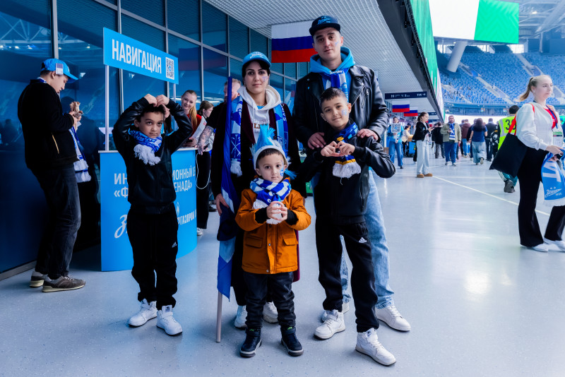 Болельщики на матче «Зенит» — «Динамо» (Махачкала)