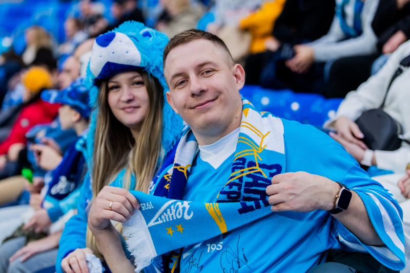 Болельщики на матче «Зенит» — «Динамо» (Махачкала)