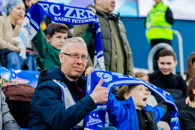 Болельщики на матче «Зенит» — «Динамо» (Махачкала)