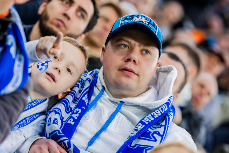 Болельщики на матче «Зенит» — «Динамо» (Махачкала)