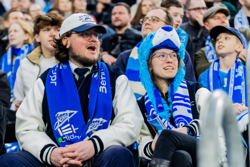 Болельщики на матче «Зенит» — «Динамо» (Махачкала)