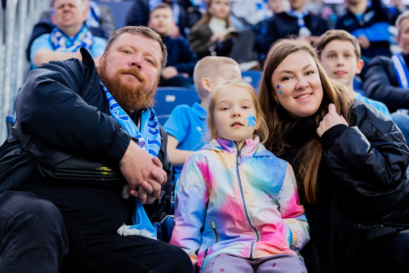 Болельщики на матче «Зенит» — «Динамо» (Махачкала)