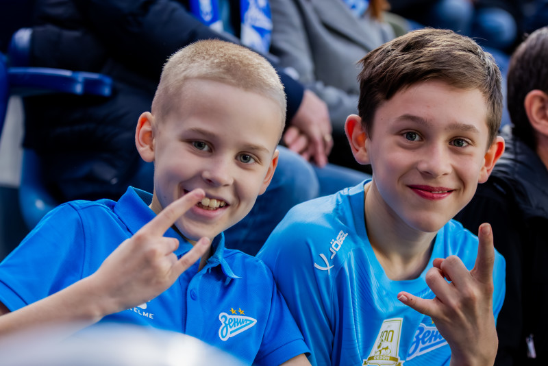 Болельщики на матче «Зенит» — «Динамо» (Махачкала)