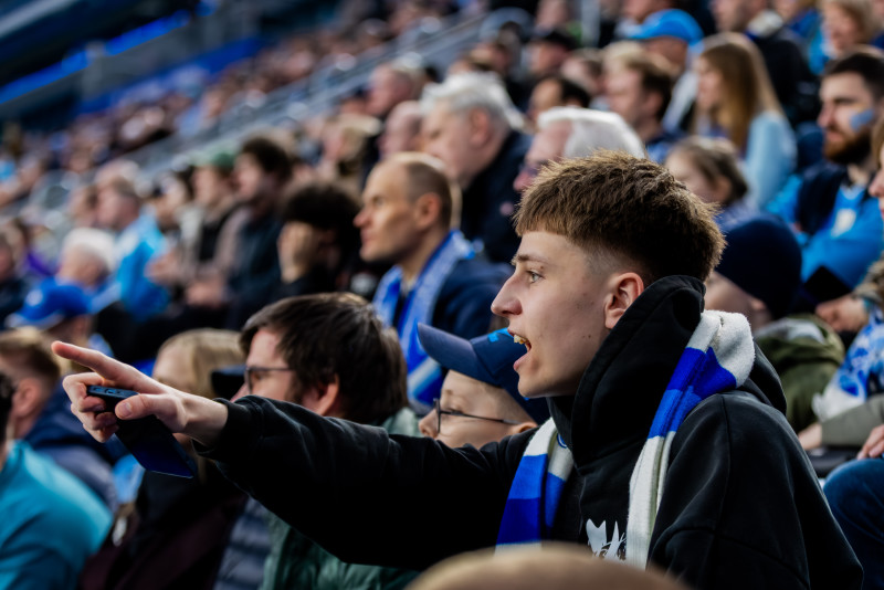 Болельщики на матче «Зенит» — «Динамо» (Махачкала)