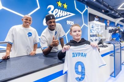 Презентация Джон Джона и Джона Дурана  в фирменном магазине «Зенит-Арена»