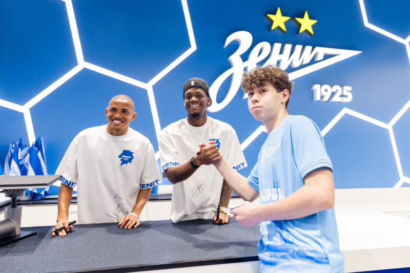 Презентация Джон Джона и Джона Дурана  в фирменном магазине «Зенит-Арена»