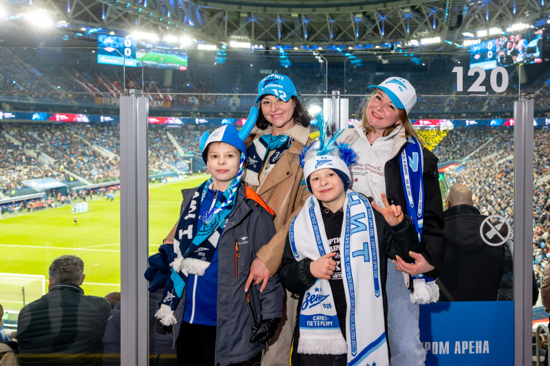 Болельщики на матче «Зенит» — «Спартак»