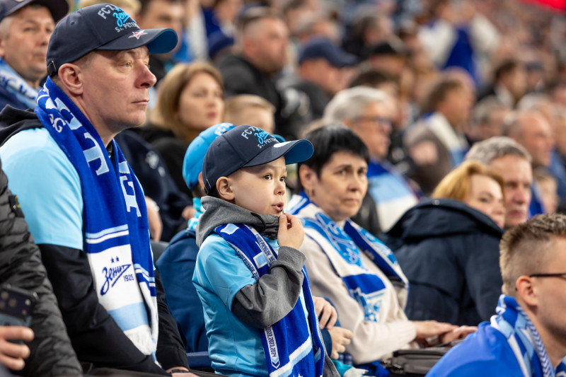 Болельщики на матче «Зенит» — «Спартак»