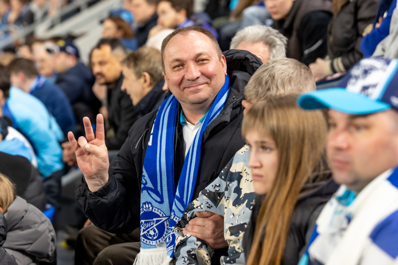 Болельщики на матче «Зенит» — «Спартак»