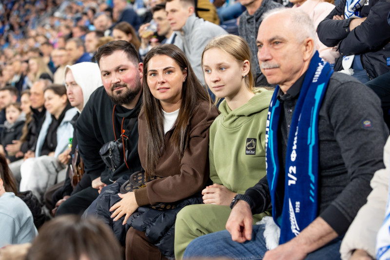Болельщики на матче «Зенит» — «Спартак»