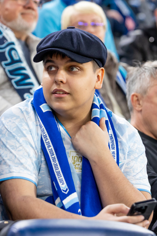 Болельщики на матче «Зенит» — «Спартак»