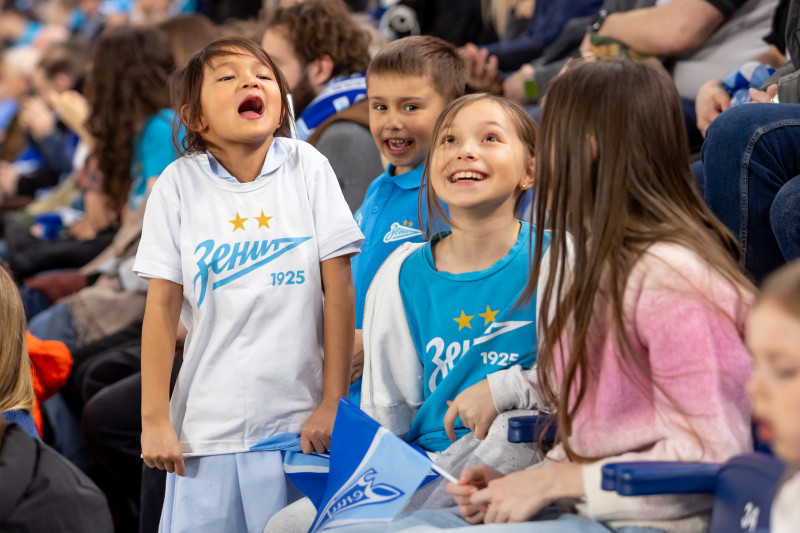 Болельщики на матче «Зенит» — «Спартак»