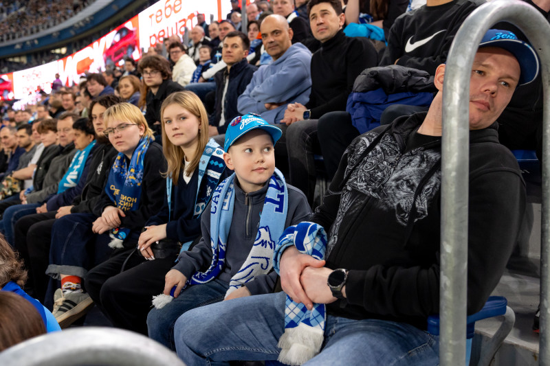 Болельщики на матче «Зенит» — «Спартак»