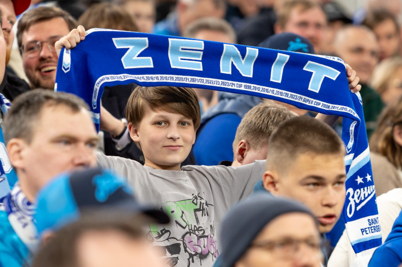 Болельщики на матче «Зенит» — «Спартак»