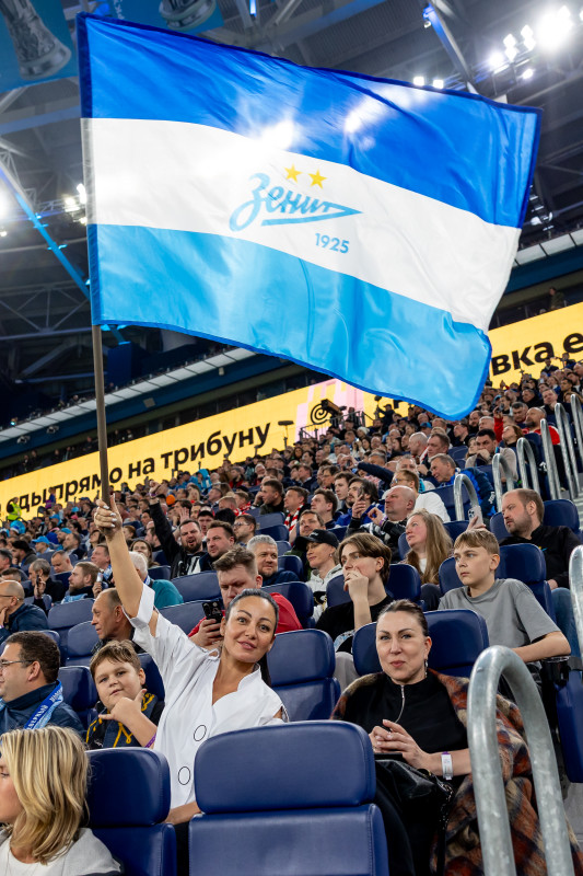 Болельщики на матче «Зенит» — «Спартак»