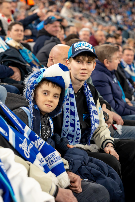 Болельщики на матче «Зенит» — «Спартак»