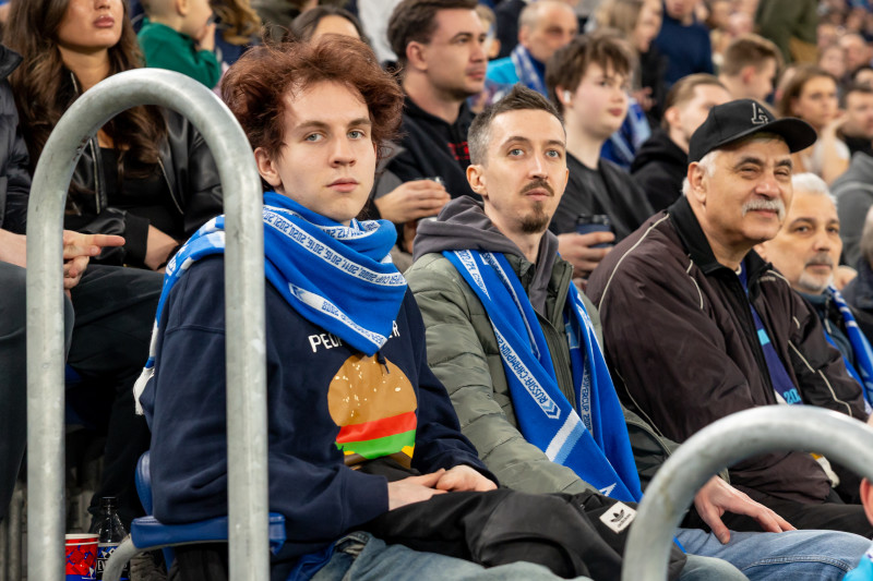 Болельщики на матче «Зенит» — «Спартак»