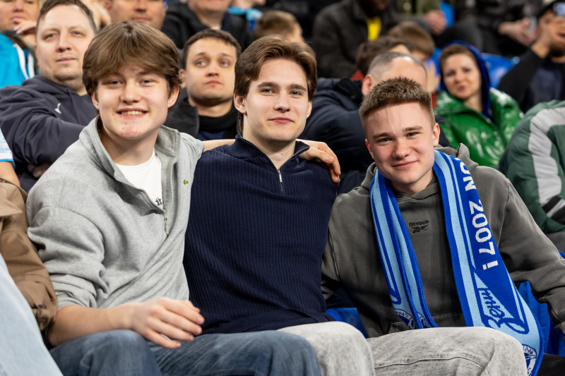 Болельщики на матче «Зенит» — «Спартак»