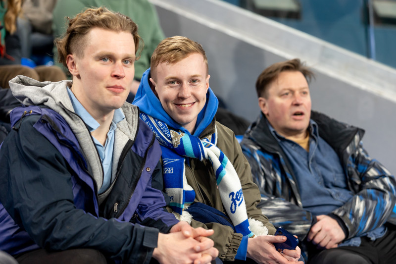 Болельщики на матче «Зенит» — «Спартак»