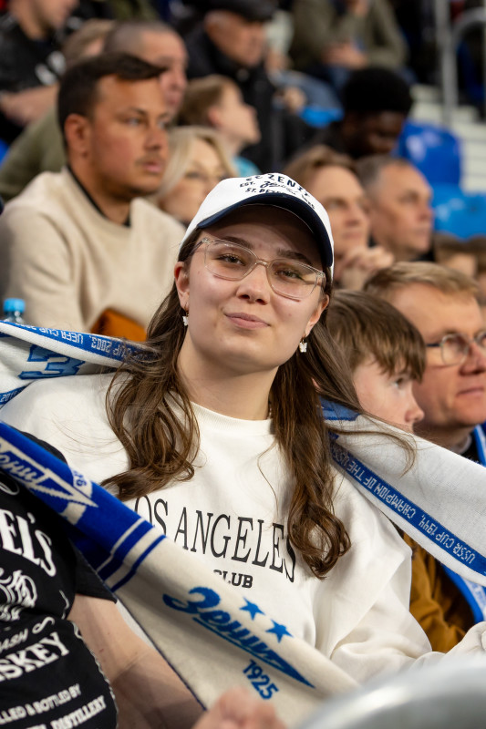 Болельщики на матче «Зенит» — «Спартак»